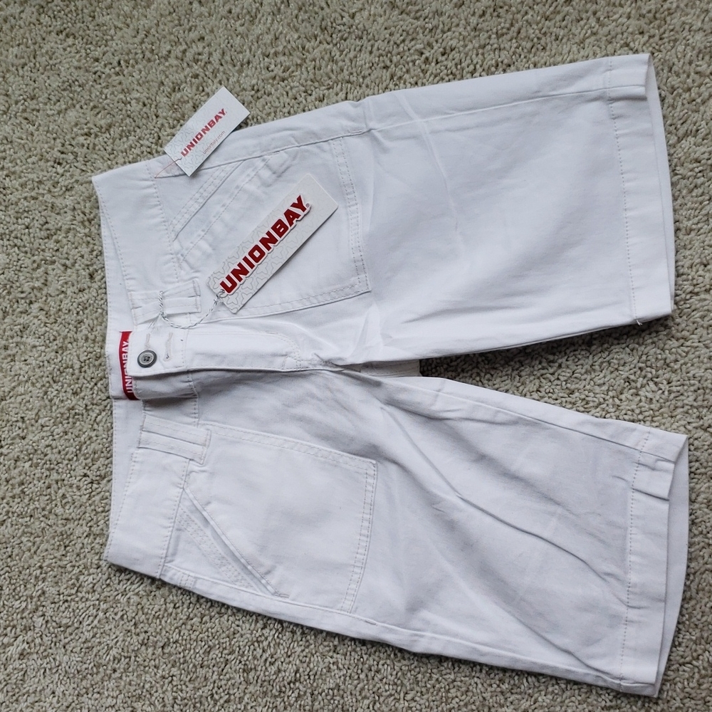 NWT UNIONBAY White Bermuda Shorts Size 3